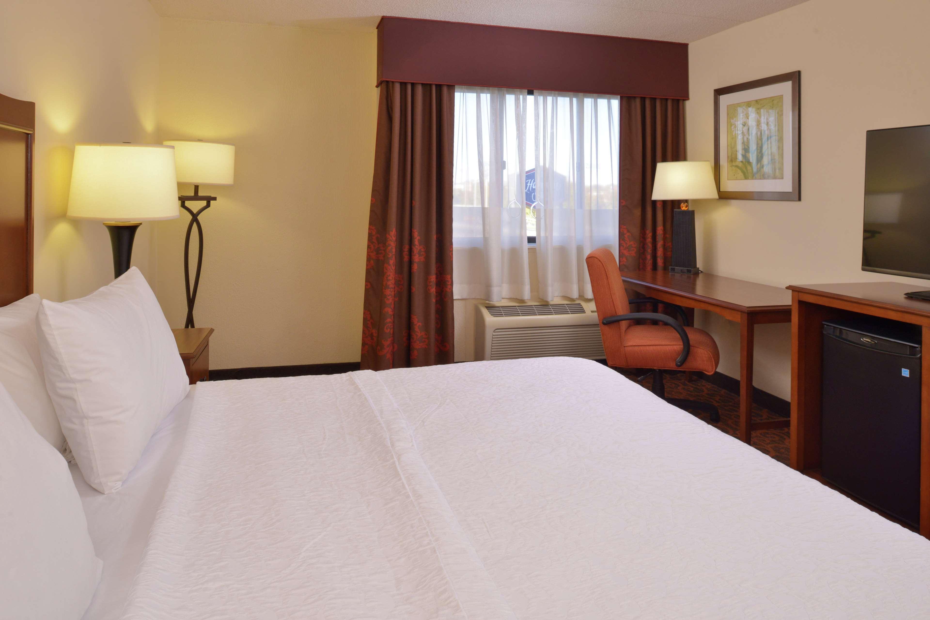 Hampton Inn Frederick Eksteriør billede