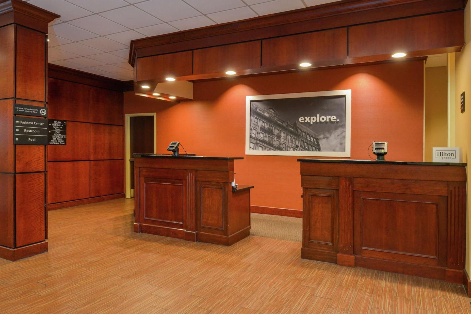 Hampton Inn Frederick Eksteriør billede